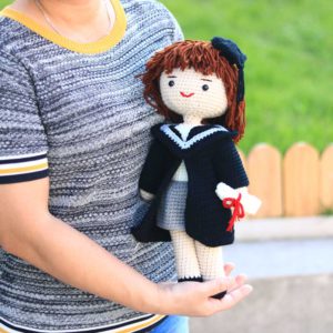 客製畢業學士袍造型鉤織人偶 - 女生