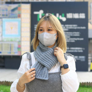 交叉固定式立體坑紋短圍巾 CC001-058